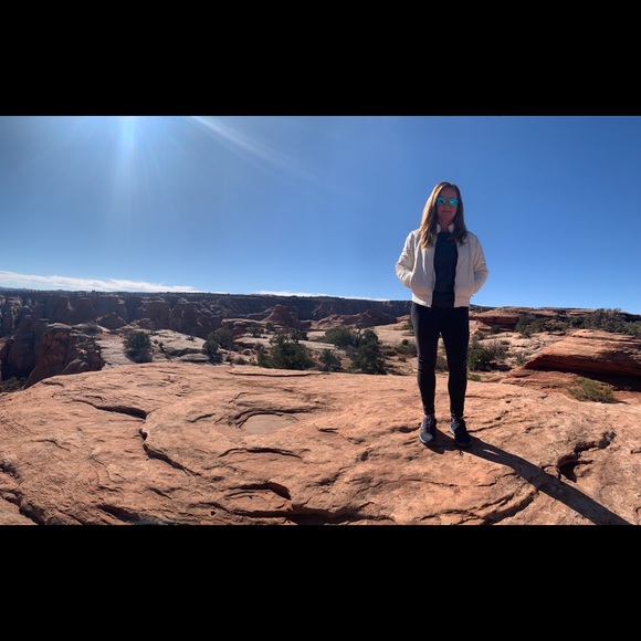 Meet your Posher, Wendy - Picture 3 of 3